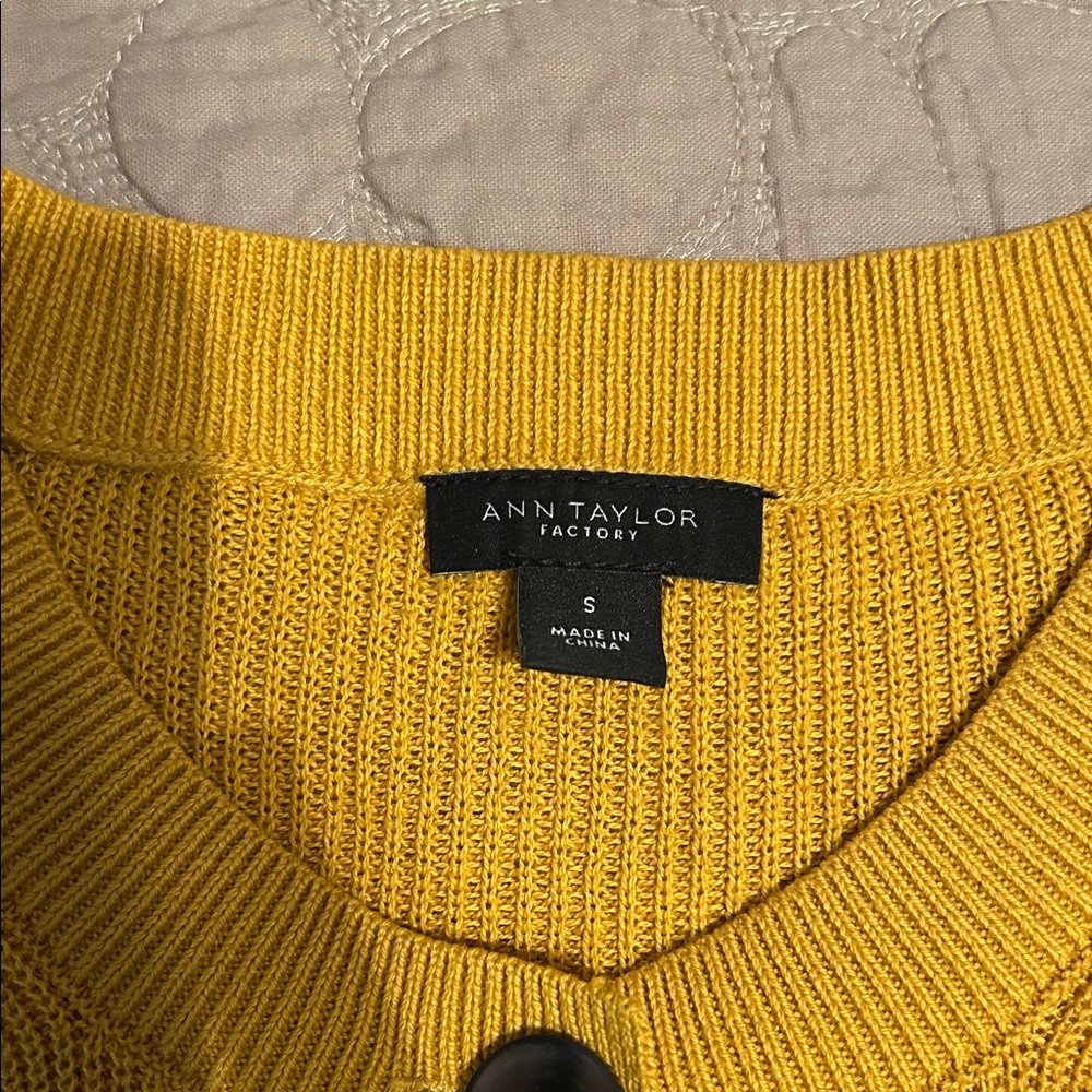 Ann Taylor Mustard short sleeved Knit Sweater